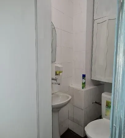 Dja Hostel *